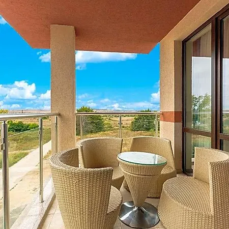 Tarsis Club And Aquapark Hotel
